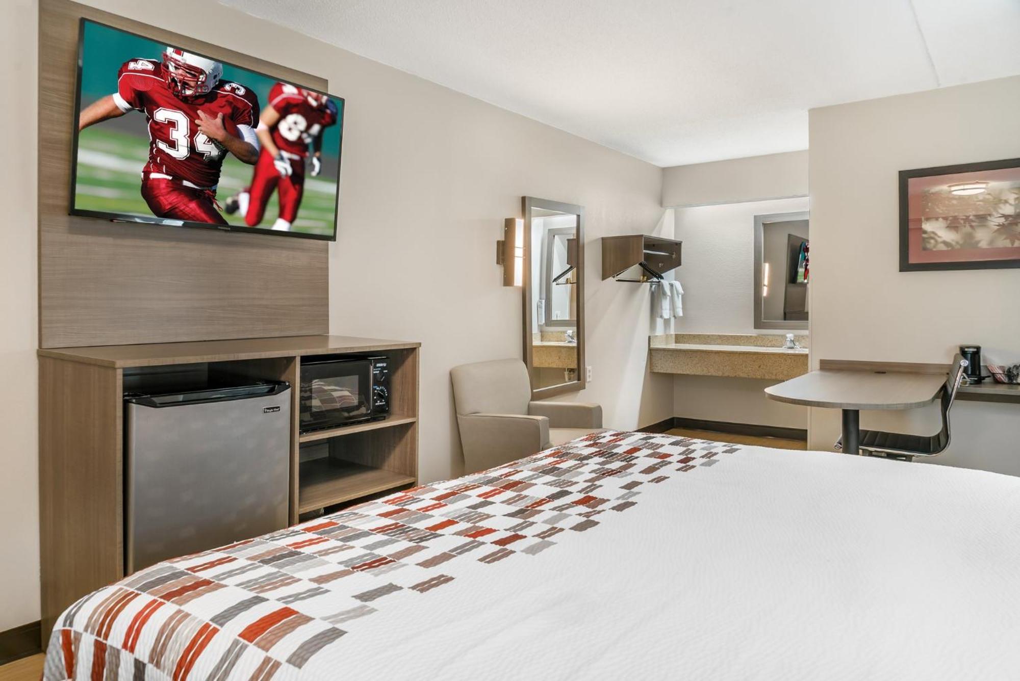 Where to Stay Near Papp Park: 4 Airport Hotels in Taylor