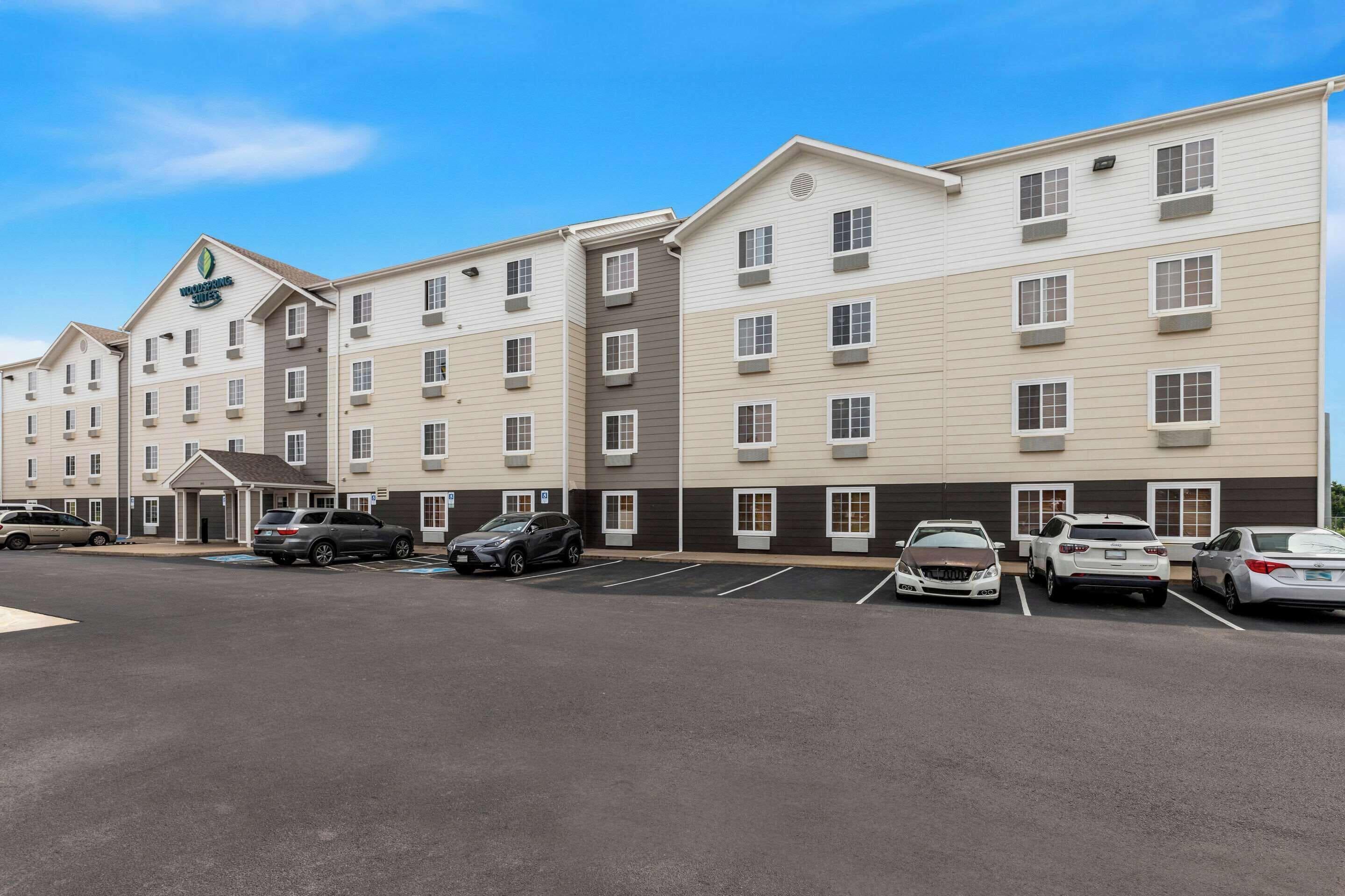 Where to Stay Near LaFortune Park: 4 Best Budget Hotels