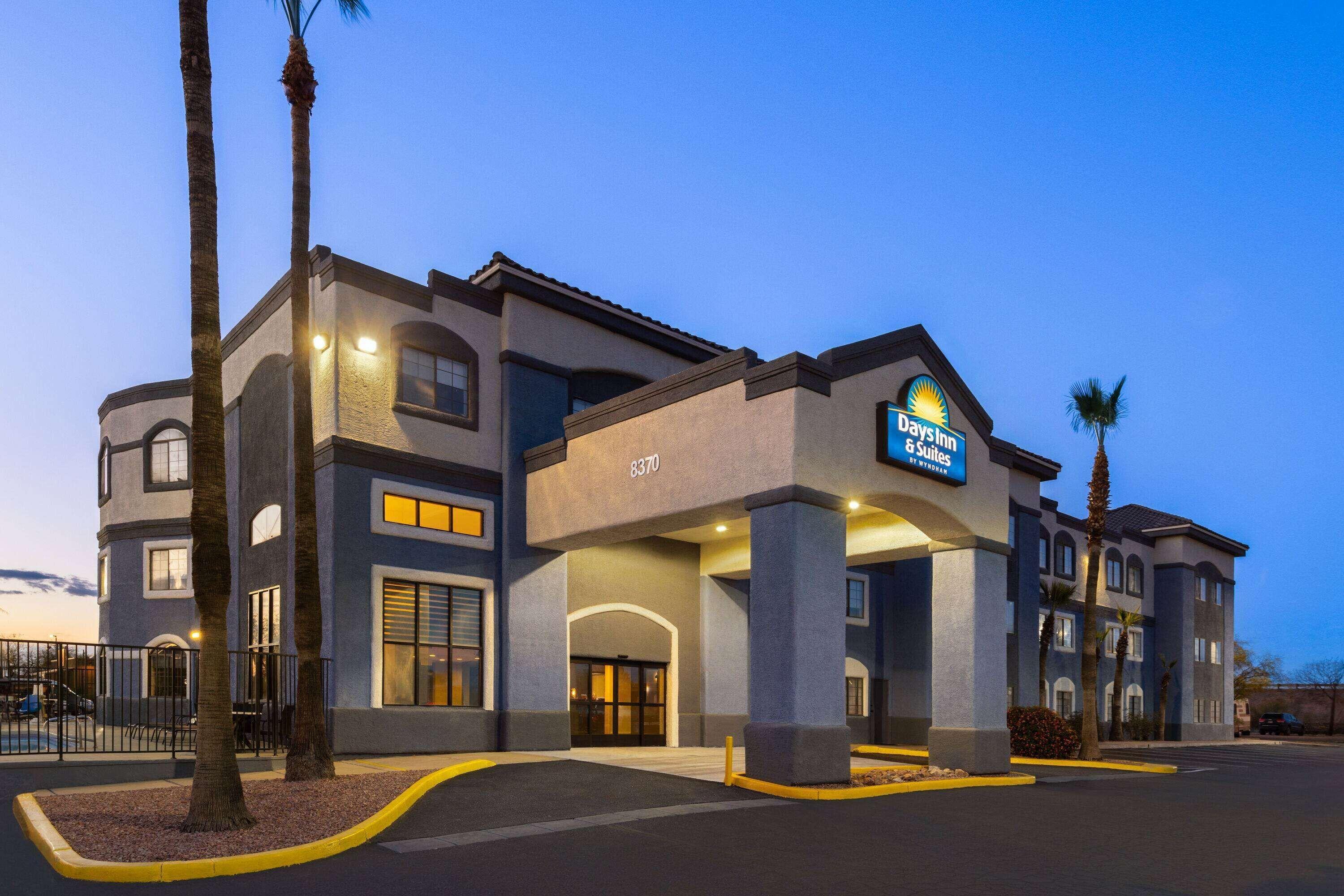 2 Family Hotels Near Denny Dunn Park for Easy Access