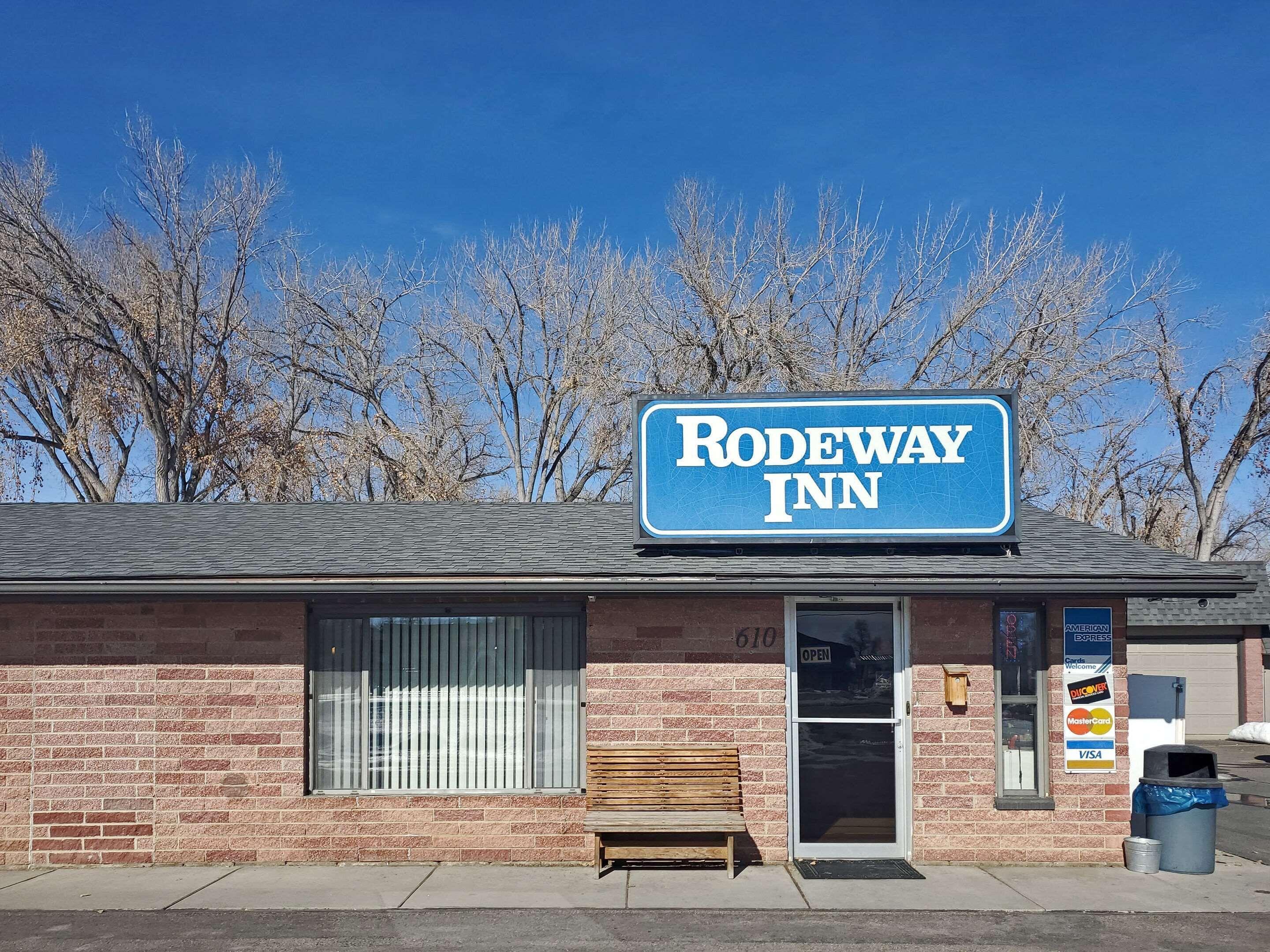 4 Budget Hotels Near Bighorn Center For Arts Worth Booking