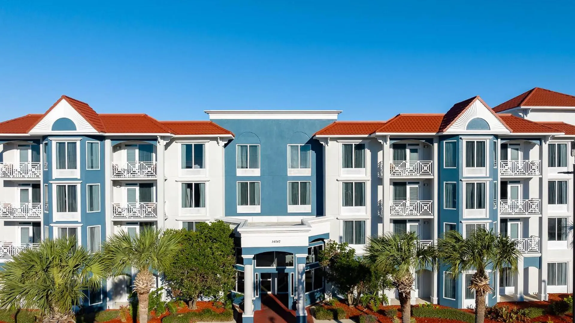 9 Budget Hotels Near HarborWalk Village That Deliver Value