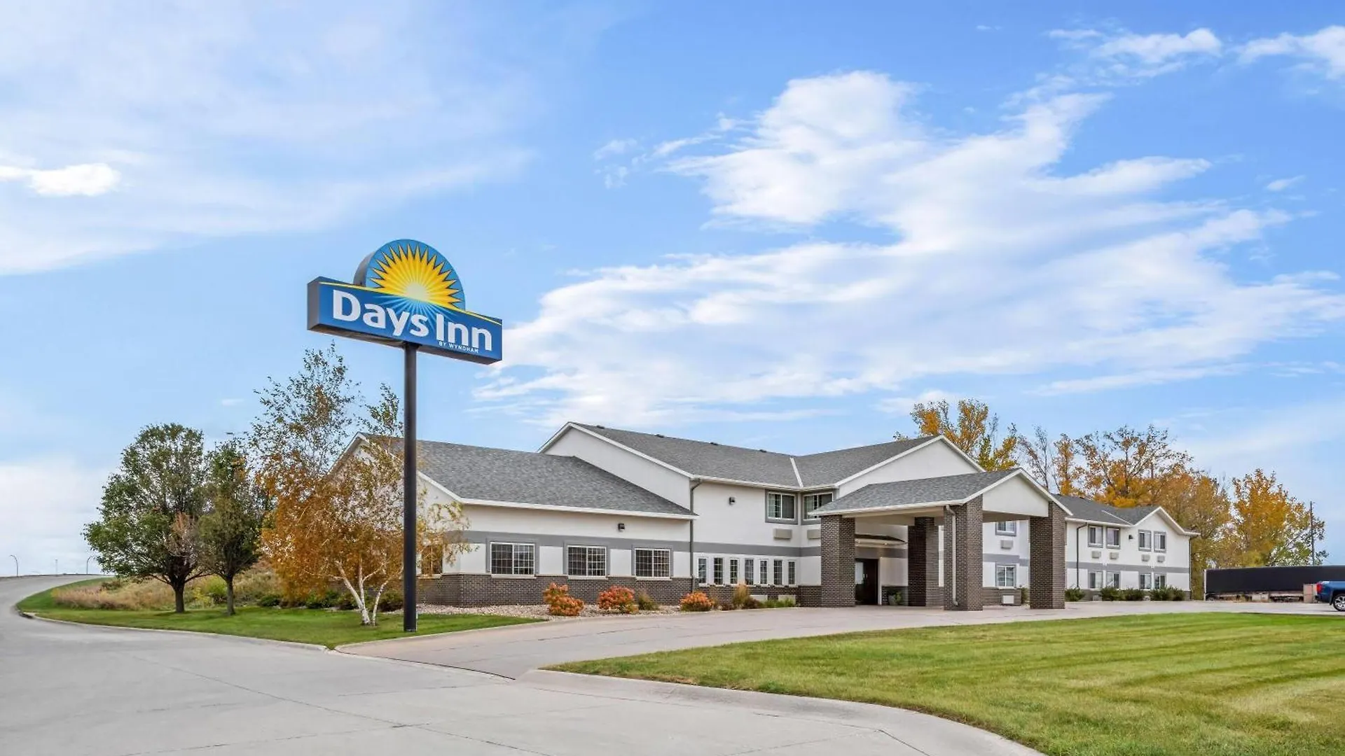 14 Days Inn by Wyndham Hotels in the Midwest That Deliver