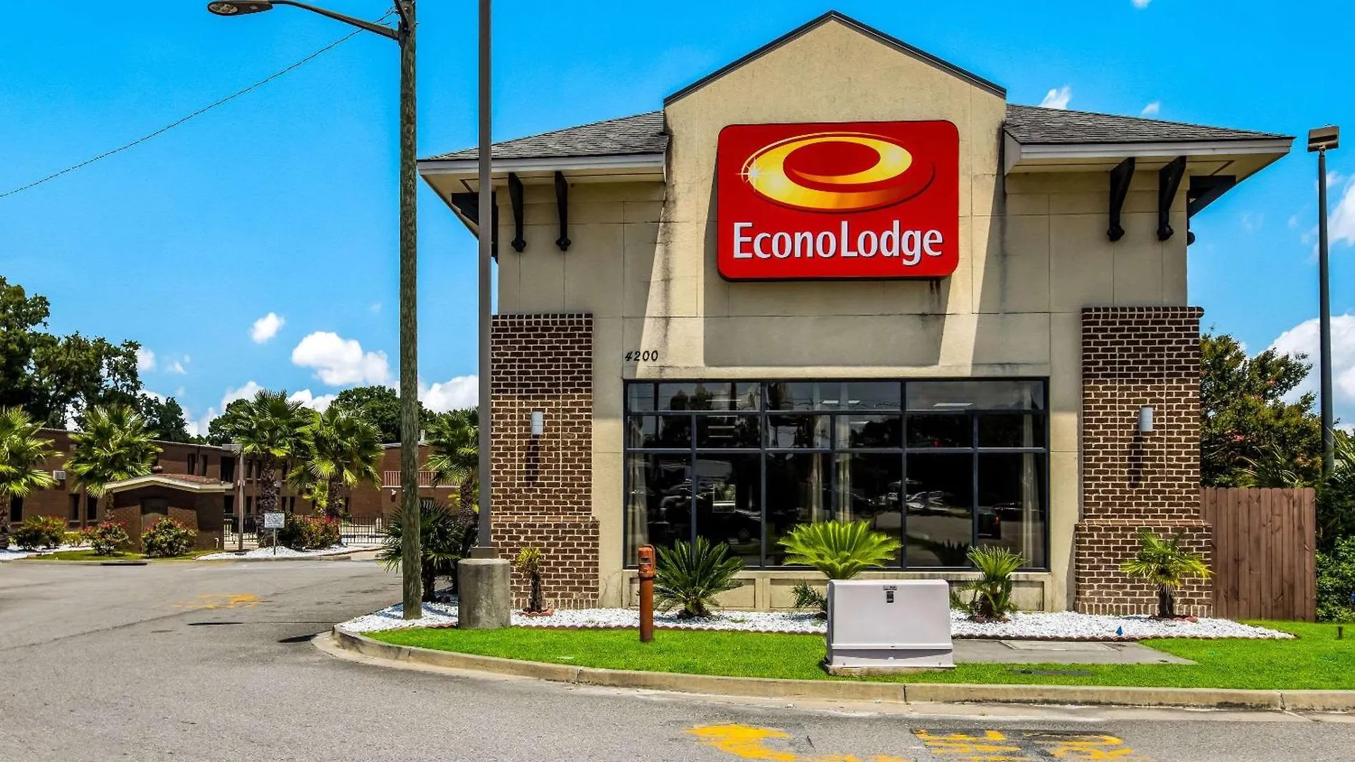5 Budget Hotels Close to Ellis Square, Savannah