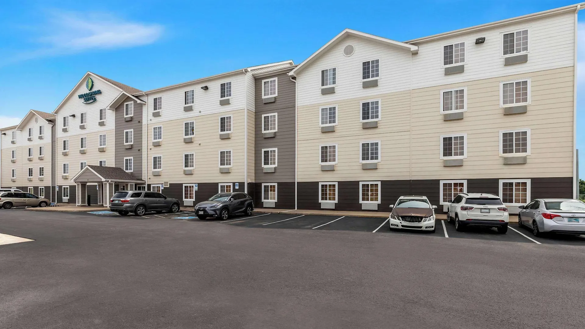 Where to Stay Near LaFortune Park: 4 Best Budget Hotels