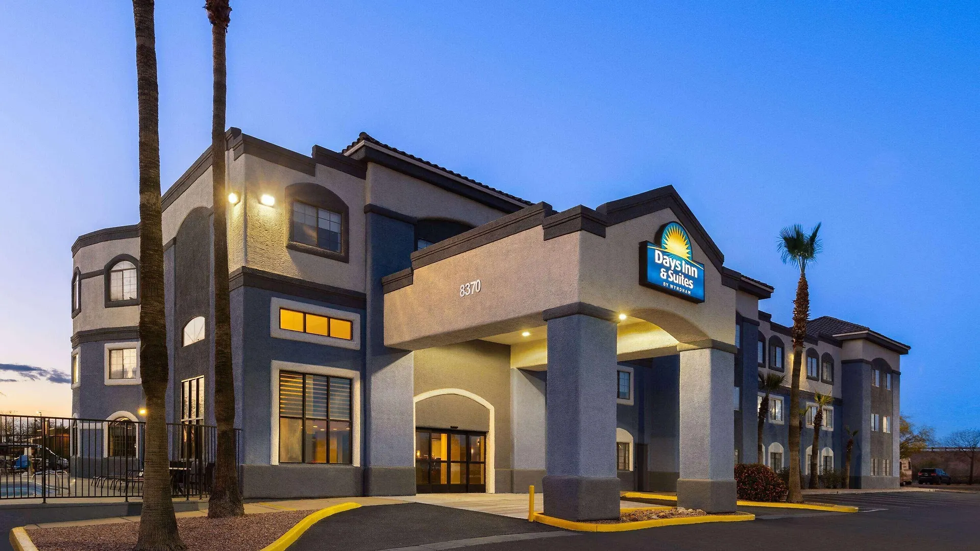 2 Family Hotels Near Denny Dunn Park for Easy Access