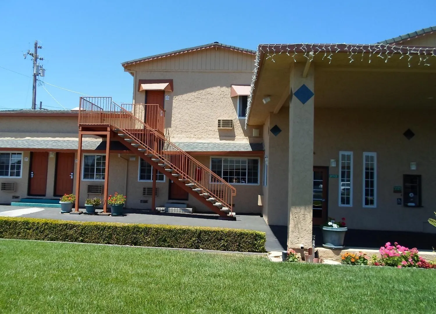 5 Top-Rated 2-Star Hotels Close to Santa Clara County Sky Park