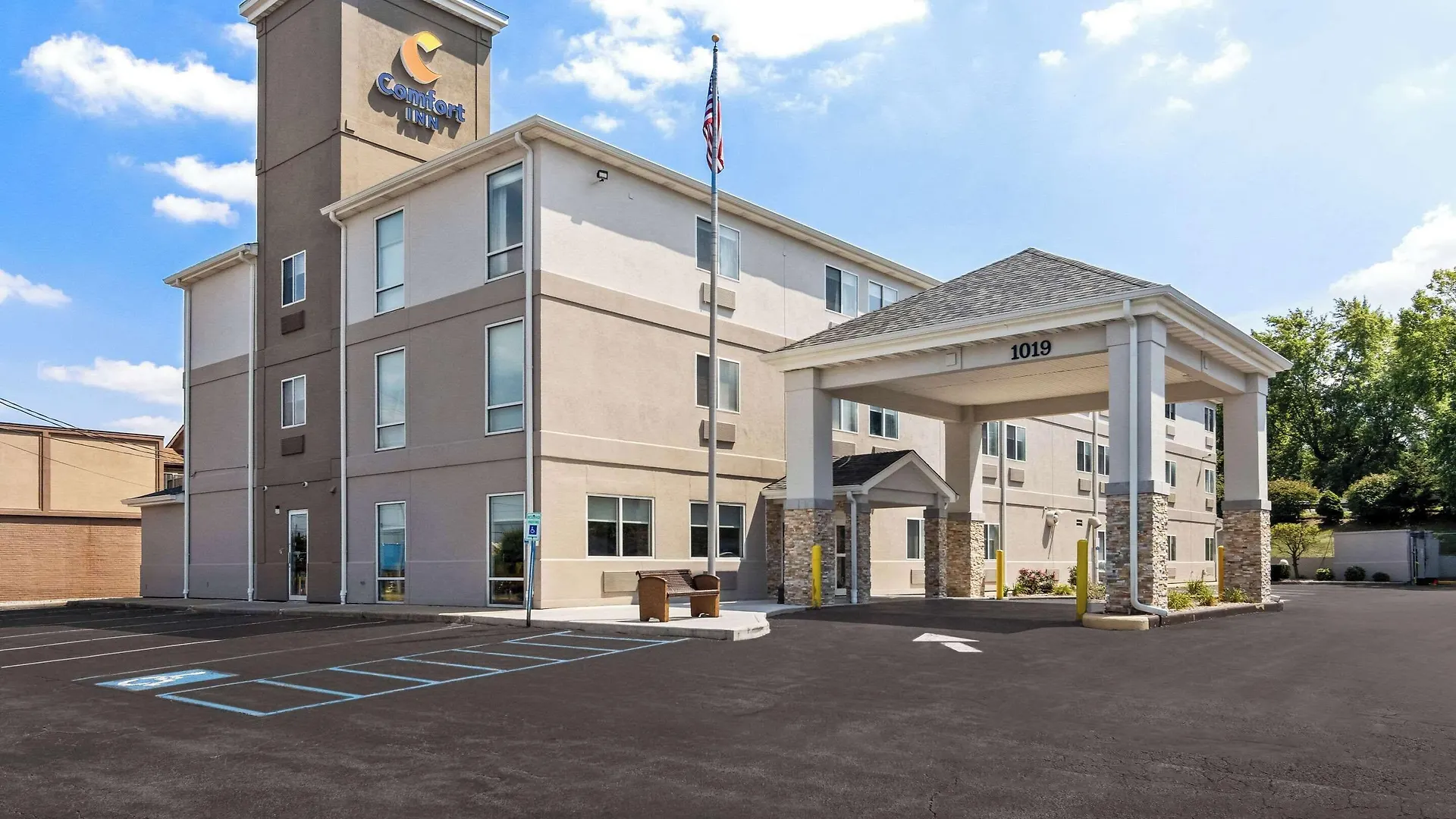 15 Golf Hotels in Chicago Metropolitan Area That Deliver