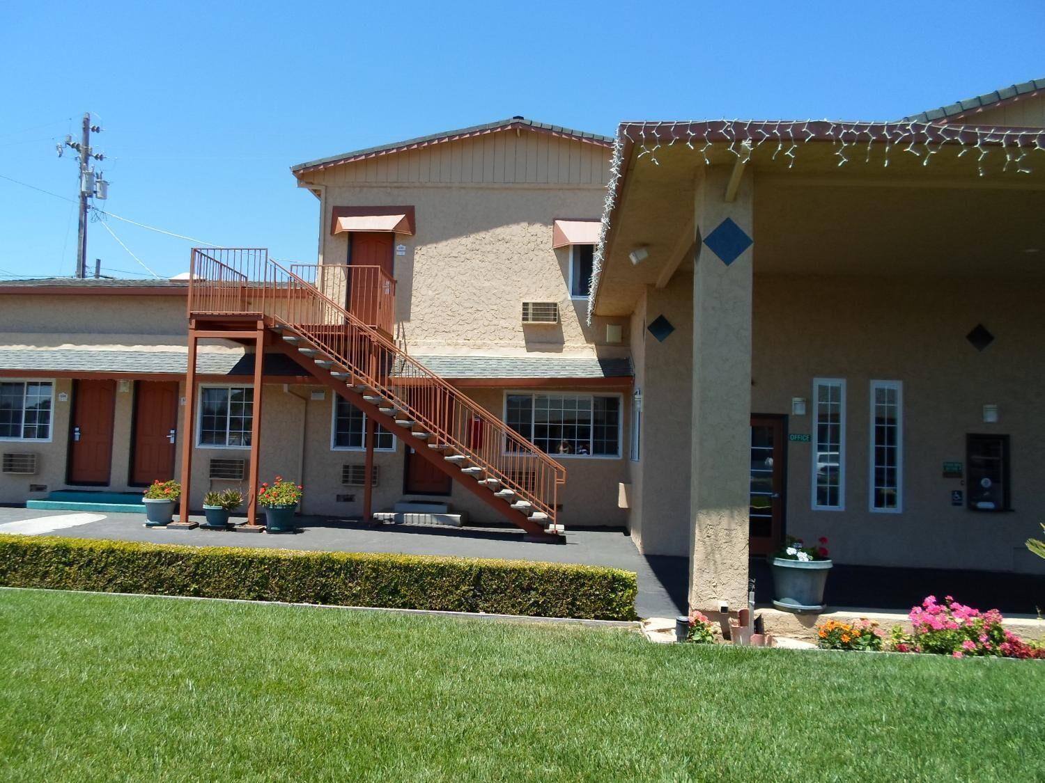 5 Top-Rated 2-Star Hotels Close to Santa Clara County Sky Park