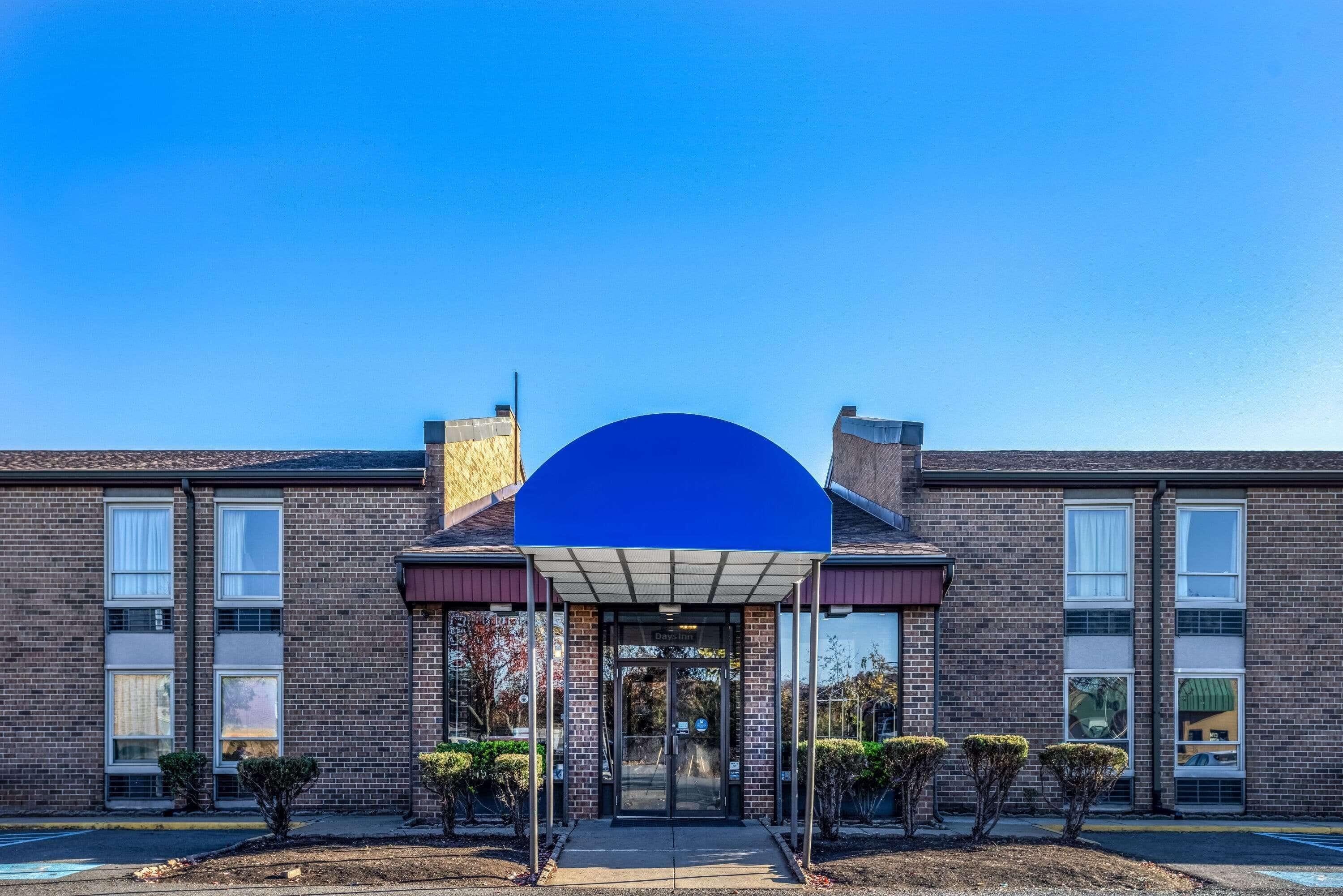 9 Days Inn by Wyndham Hotels in Virginia Worth Booking