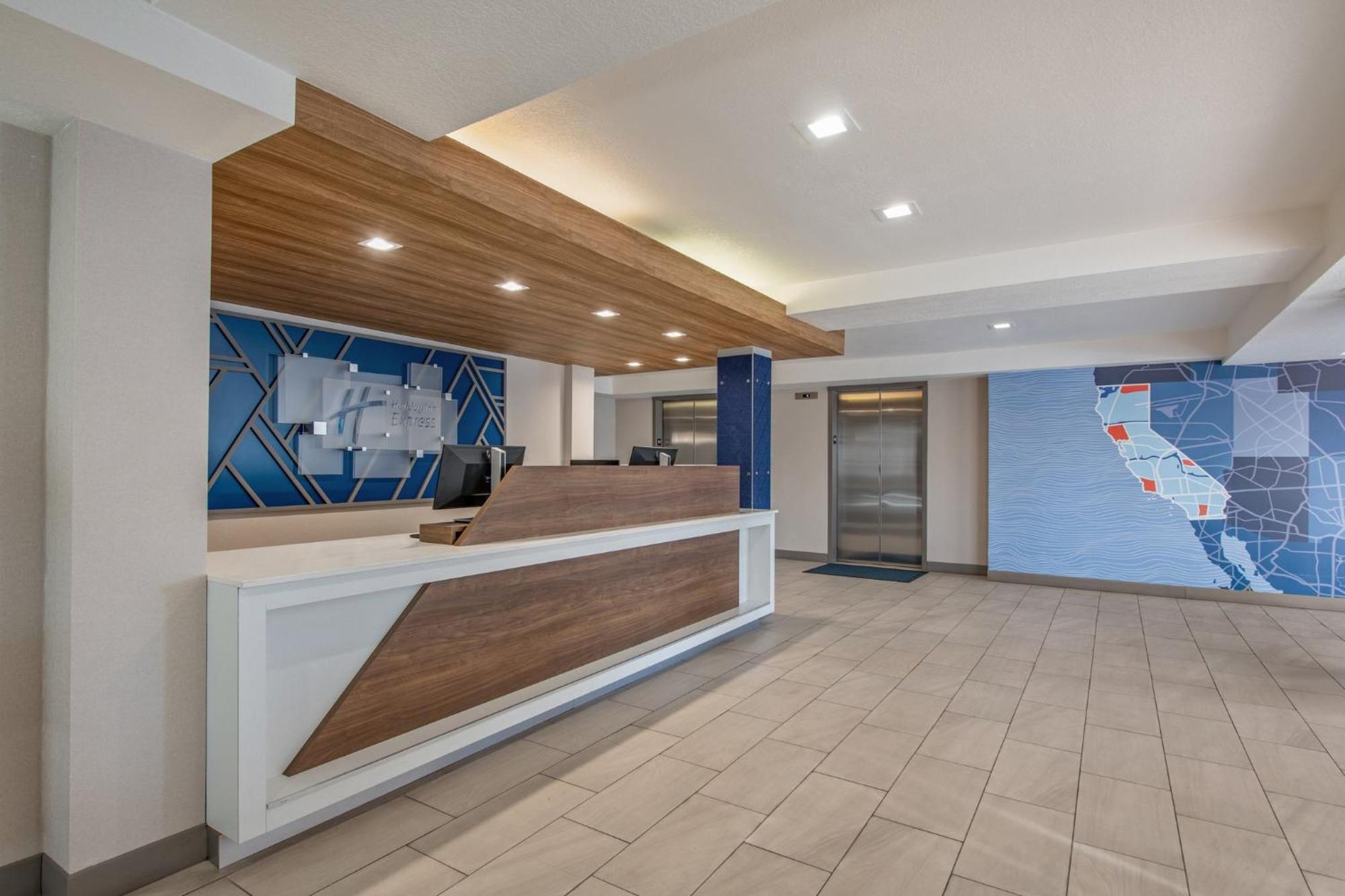 Where to Stay for Work: 4 Best Business Hotels in San Diego County